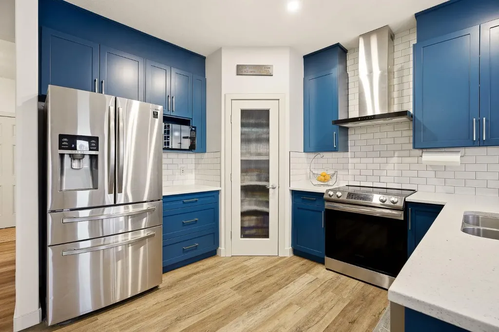 107 Everwoods Park SW Calgary AB T2Y 0G3