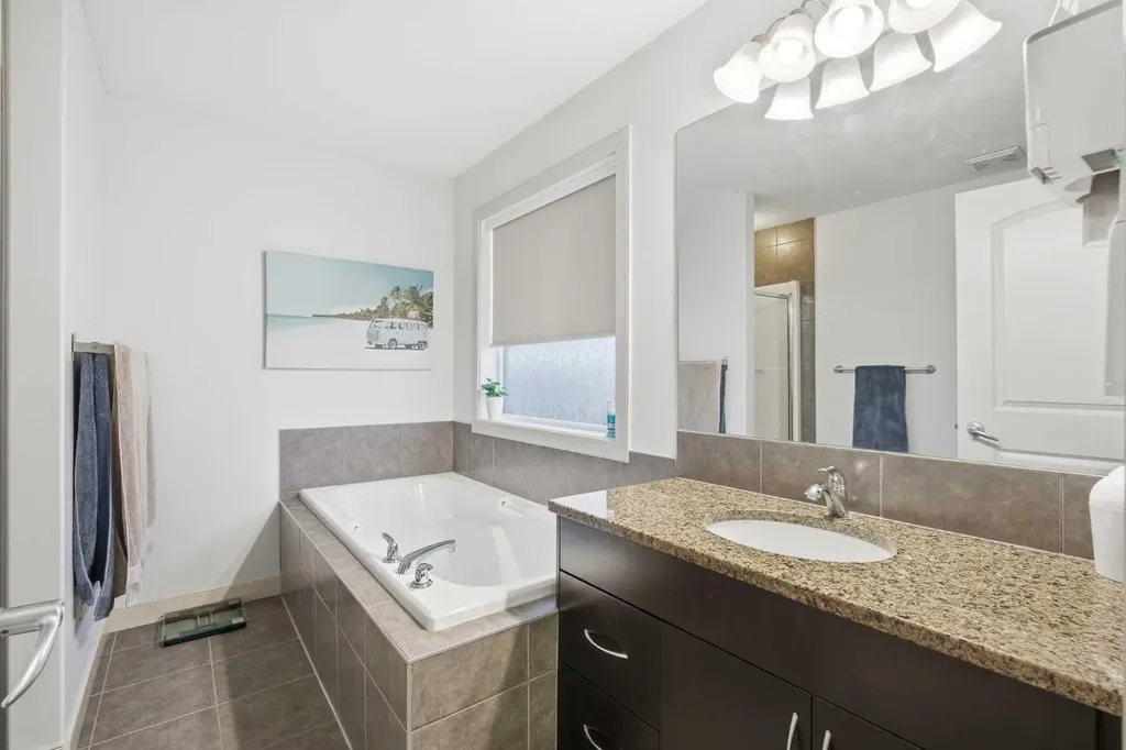 107 Everwoods Park SW Calgary AB T2Y 0G3
