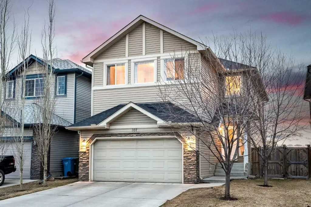 107 Everwoods Park SW Calgary AB T2Y 0G3