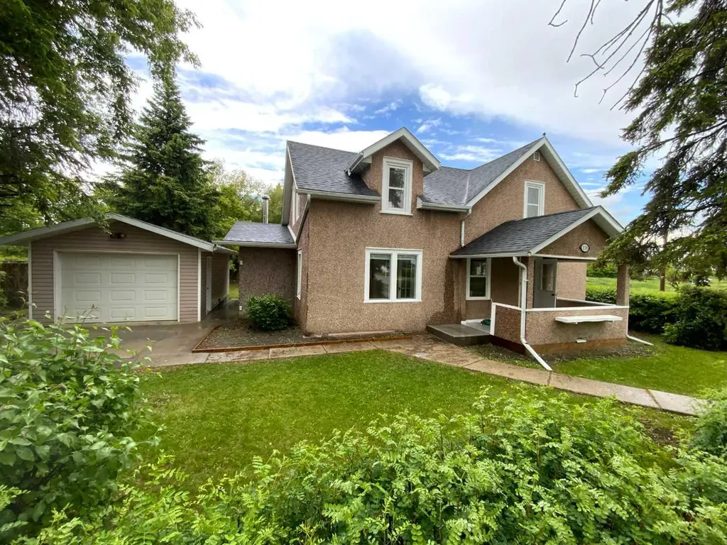 138 Trochu Avenue Trochu AB T0M 2C0