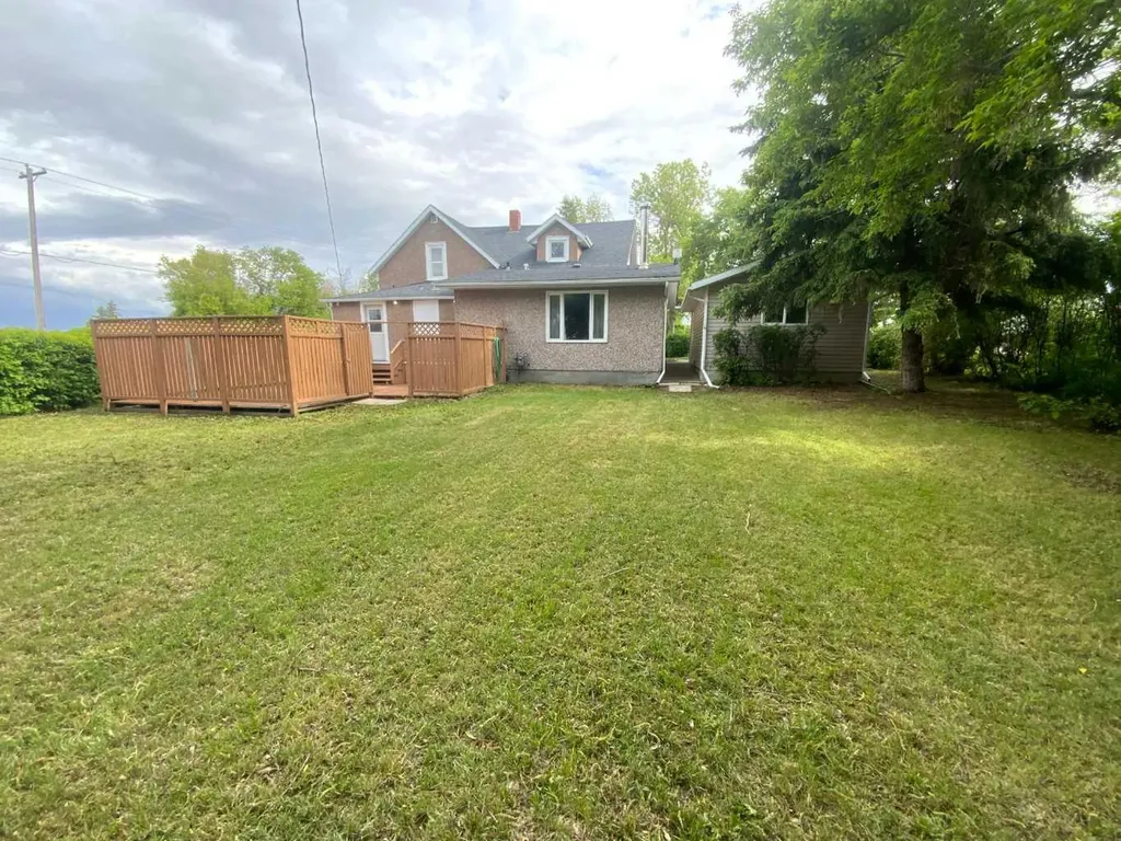 138 Trochu Avenue Trochu AB T0M 2C0