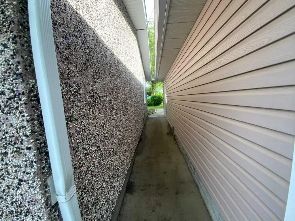 138 Trochu Avenue Trochu AB T0M 2C0