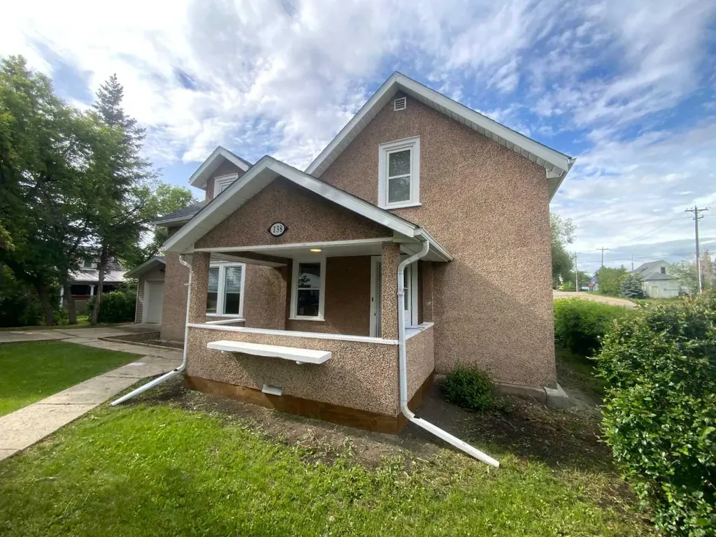 138 Trochu Avenue Trochu AB T0M 2C0