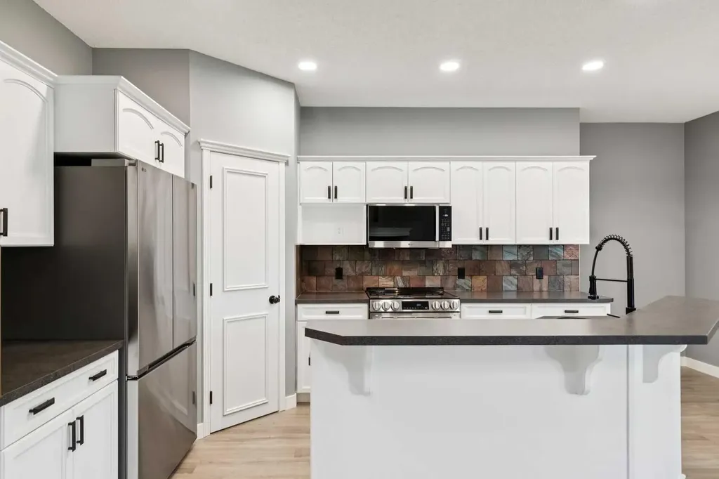 137 Prestwick Mews SE Calgary AB T2Z 3X6