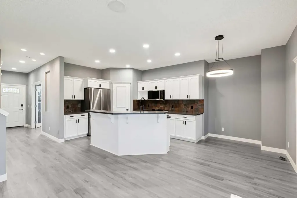 137 Prestwick Mews SE Calgary AB T2Z 3X6