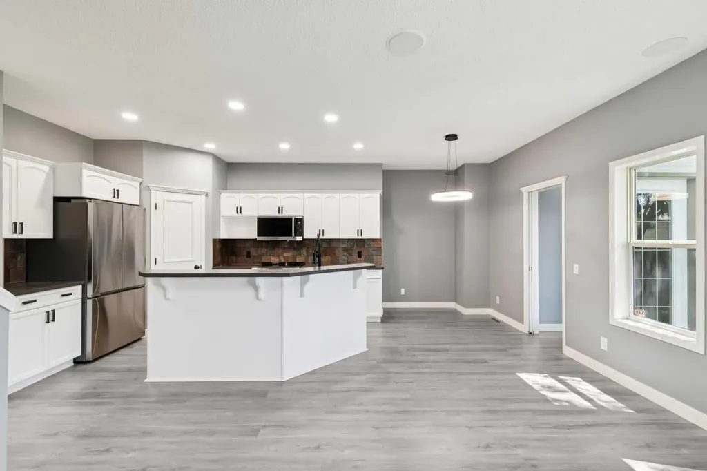 137 Prestwick Mews SE Calgary AB T2Z 3X6