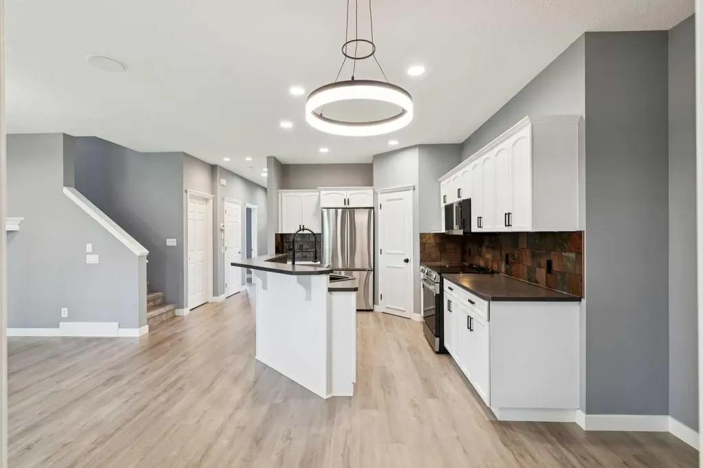 137 Prestwick Mews SE Calgary AB T2Z 3X6