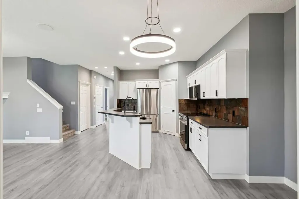 137 Prestwick Mews SE Calgary AB T2Z 3X6