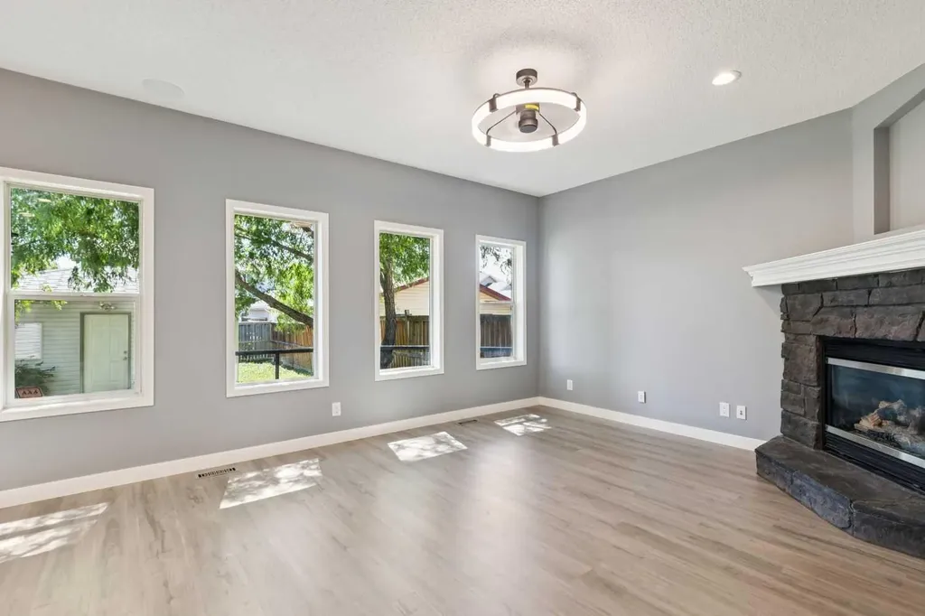 137 Prestwick Mews SE Calgary AB T2Z 3X6