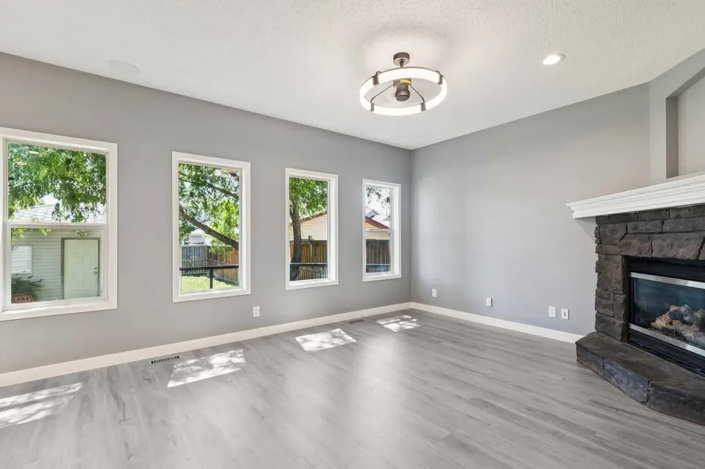 137 Prestwick Mews SE Calgary AB T2Z 3X6