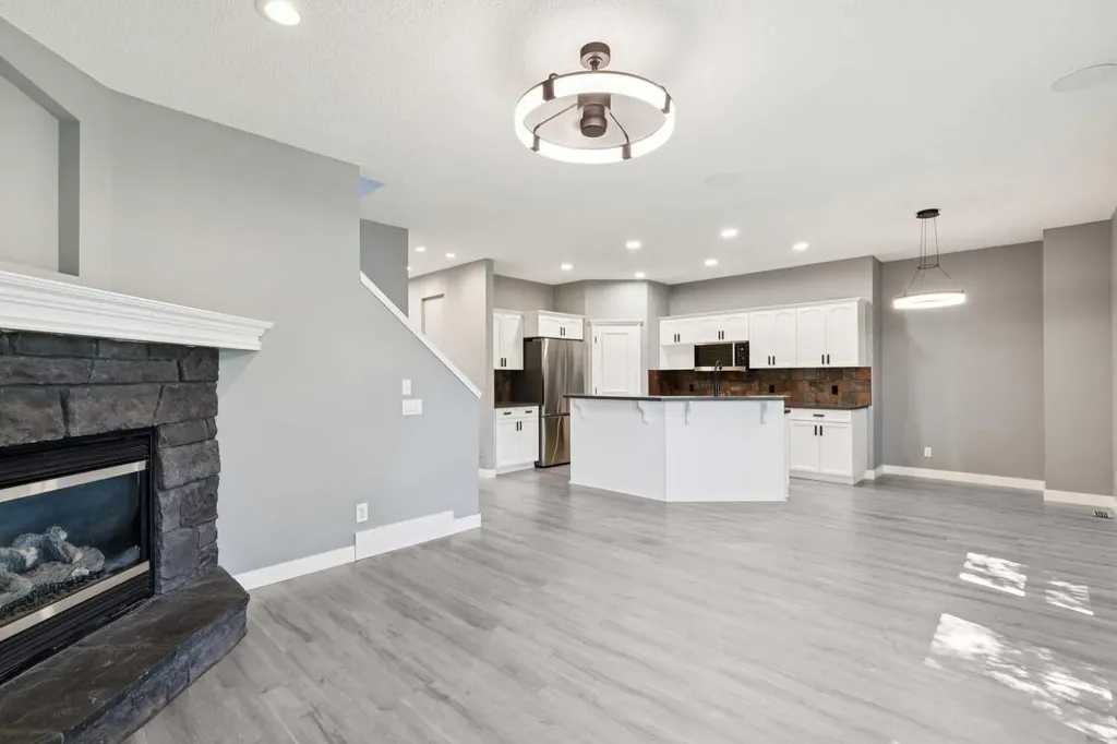 137 Prestwick Mews SE Calgary AB T2Z 3X6