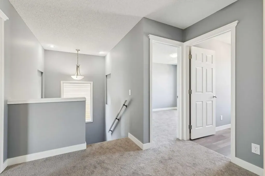 137 Prestwick Mews SE Calgary AB T2Z 3X6