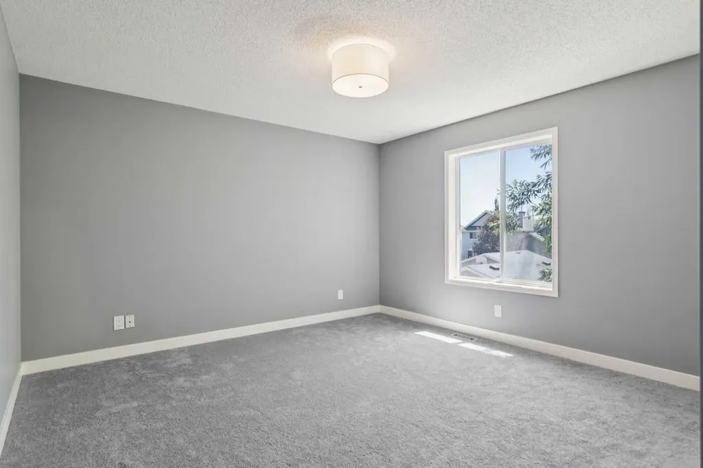 137 Prestwick Mews SE Calgary AB T2Z 3X6