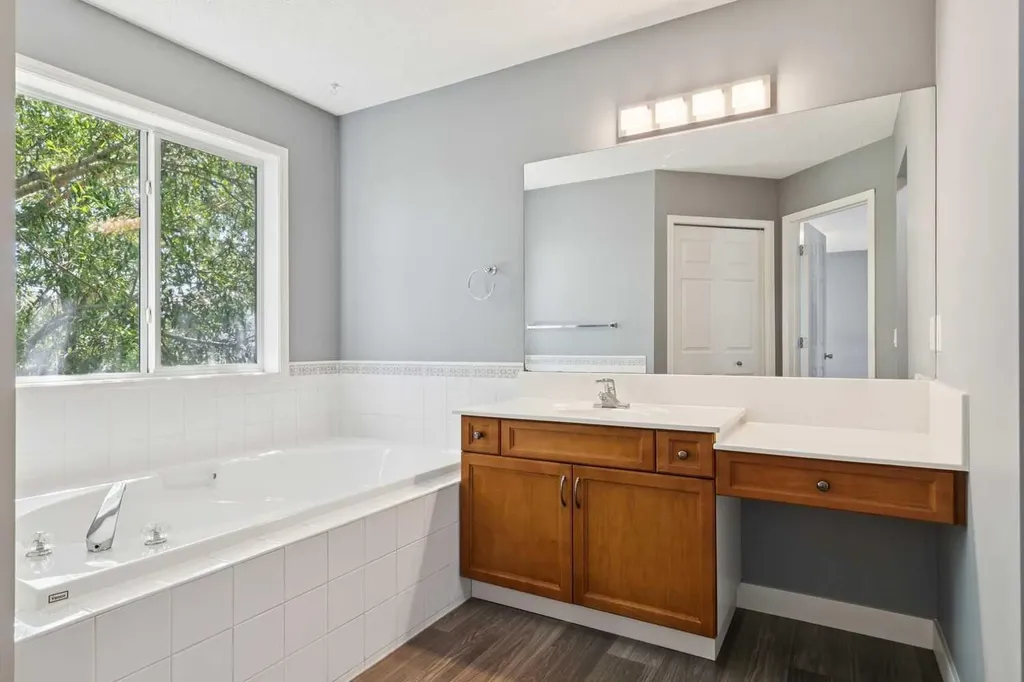 137 Prestwick Mews SE Calgary AB T2Z 3X6