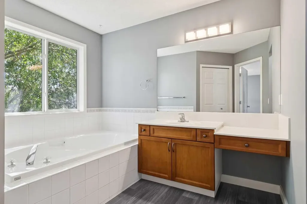 137 Prestwick Mews SE Calgary AB T2Z 3X6
