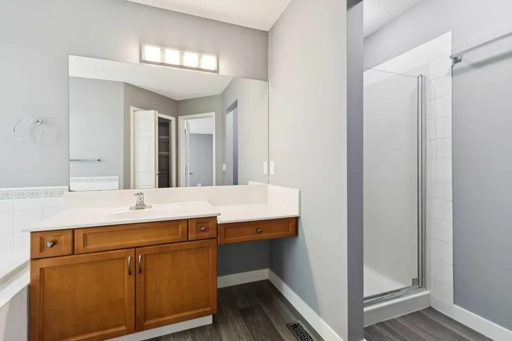 137 Prestwick Mews SE Calgary AB T2Z 3X6