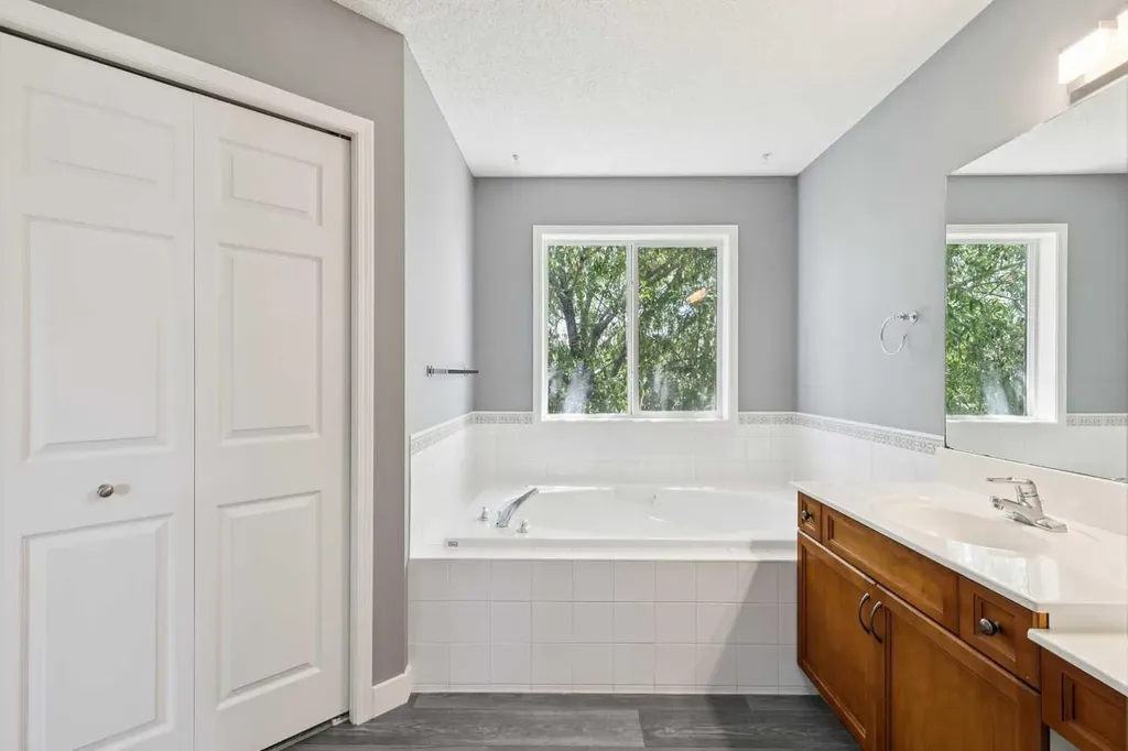 137 Prestwick Mews SE Calgary AB T2Z 3X6