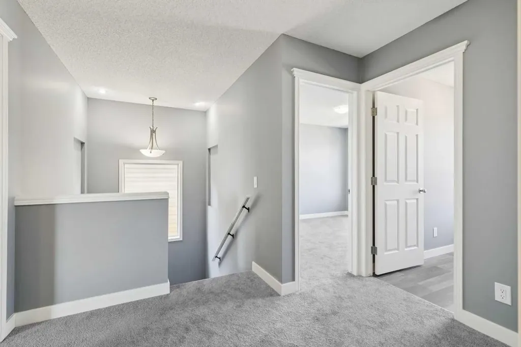 137 Prestwick Mews SE Calgary AB T2Z 3X6