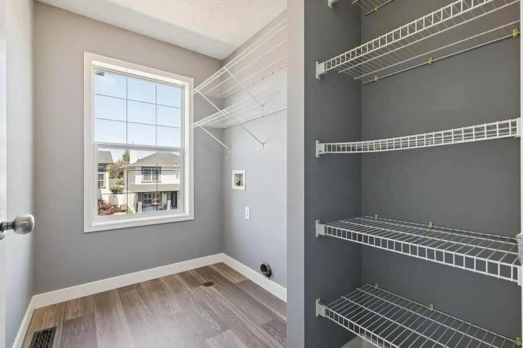 137 Prestwick Mews SE Calgary AB T2Z 3X6