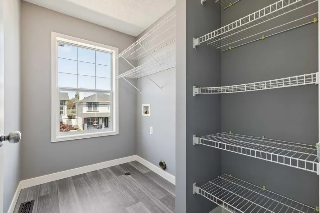 137 Prestwick Mews SE Calgary AB T2Z 3X6