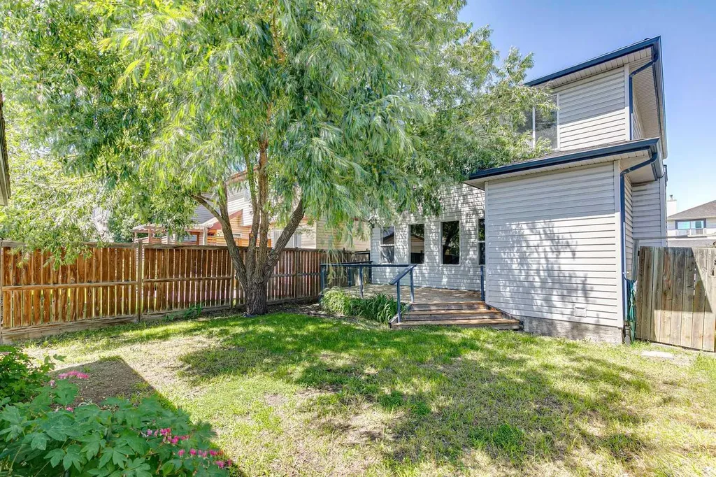 137 Prestwick Mews SE Calgary AB T2Z 3X6
