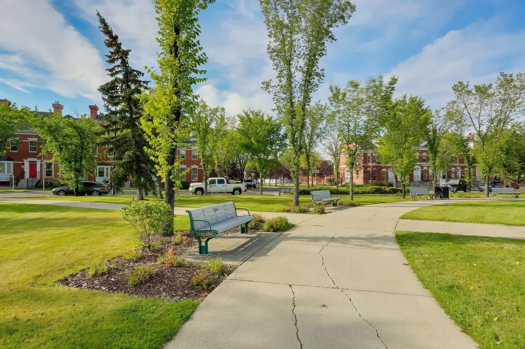 137 Prestwick Mews SE Calgary AB T2Z 3X6