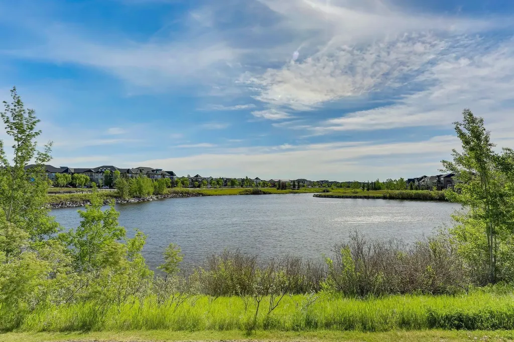 137 Prestwick Mews SE Calgary AB T2Z 3X6
