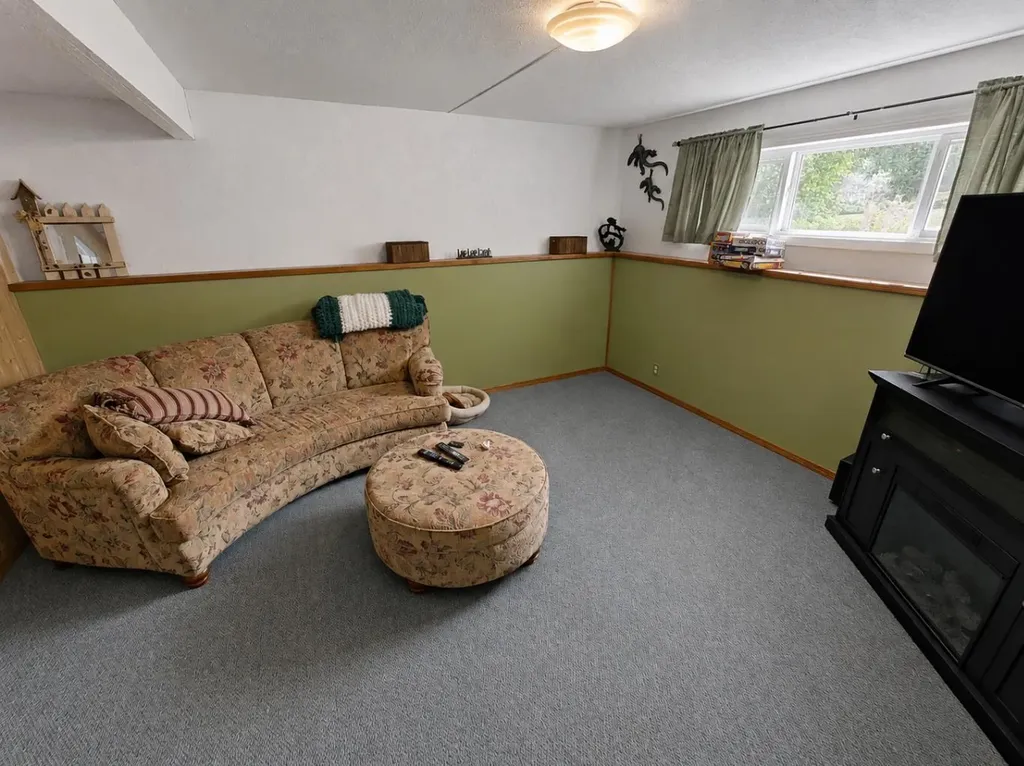 121 Park Crescent Stavely AB T0L 1Z0