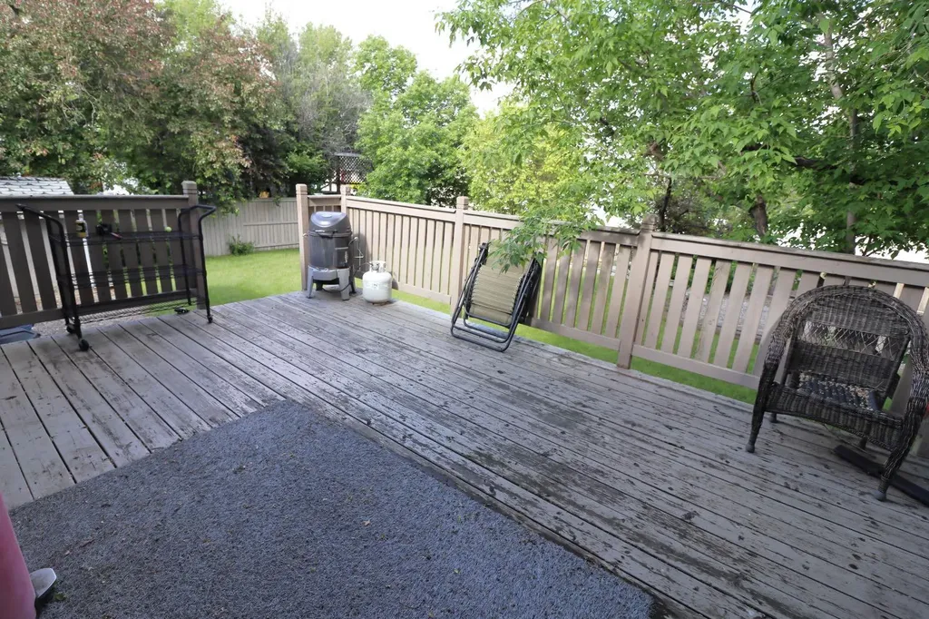 121 Park Crescent Stavely AB T0L 1Z0