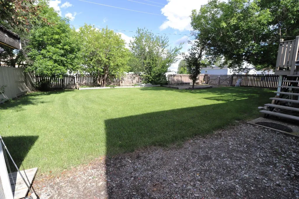 121 Park Crescent Stavely AB T0L 1Z0