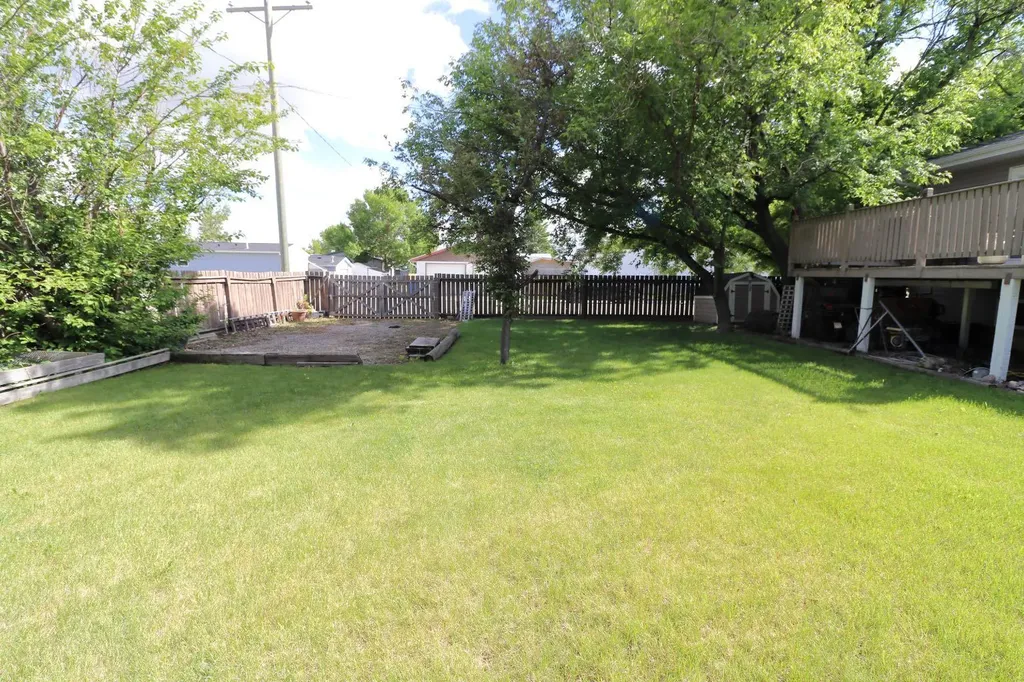121 Park Crescent Stavely AB T0L 1Z0