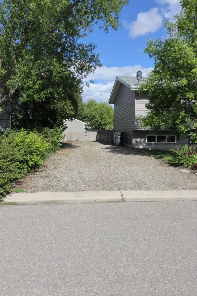 121 Park Crescent Stavely AB T0L 1Z0