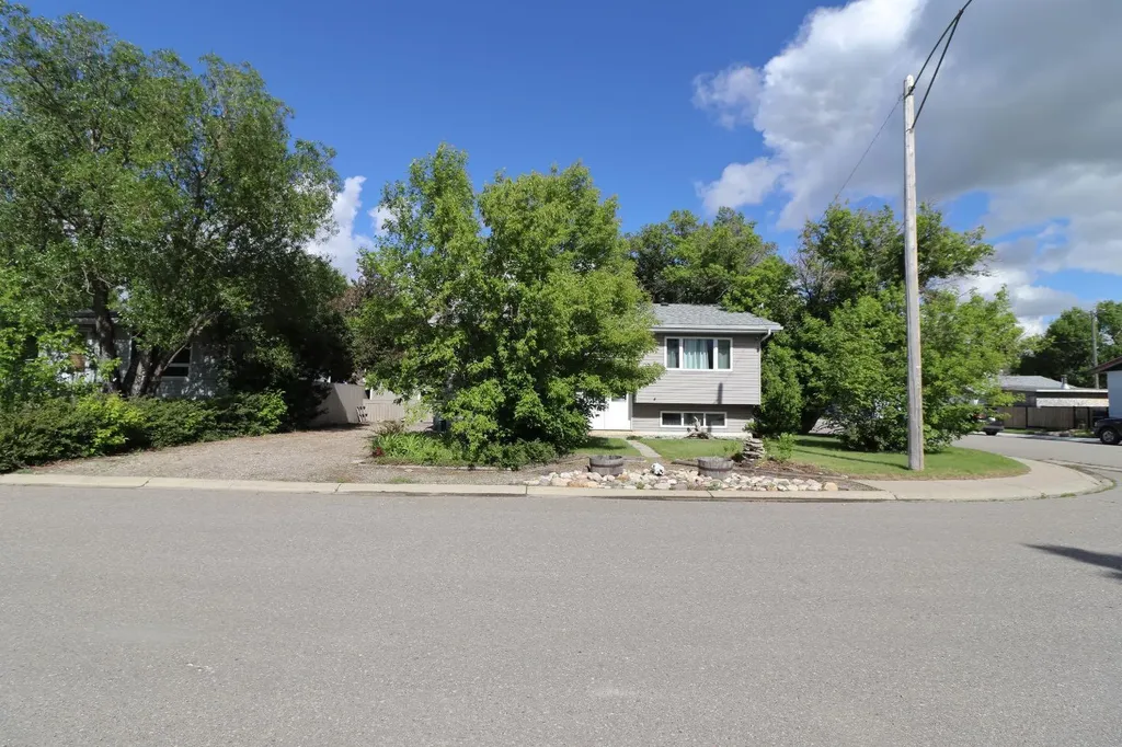 121 Park Crescent Stavely AB T0L 1Z0