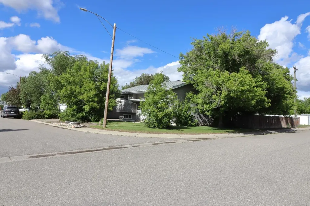 121 Park Crescent Stavely AB T0L 1Z0