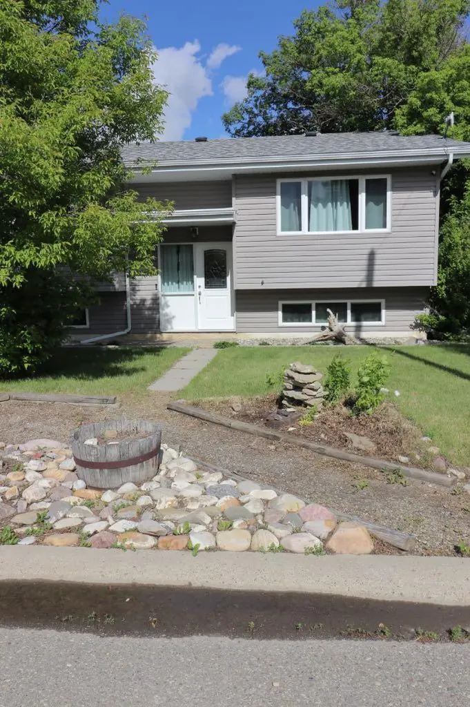 121 Park Crescent Stavely AB T0L 1Z0
