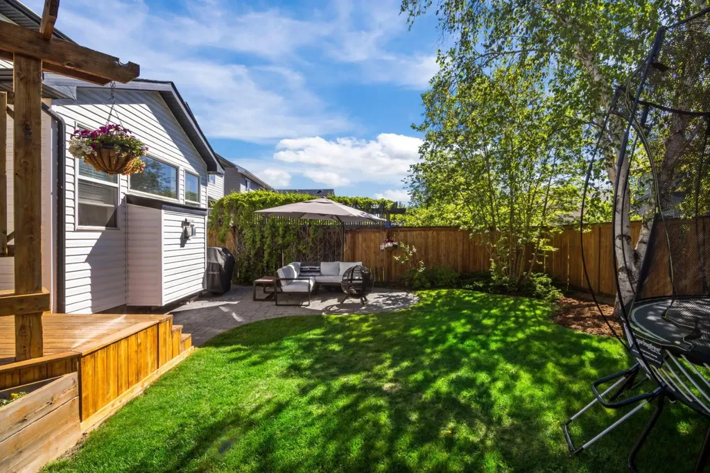 21 Chapalina Park Crescent SE Calgary AB T2X 3S1