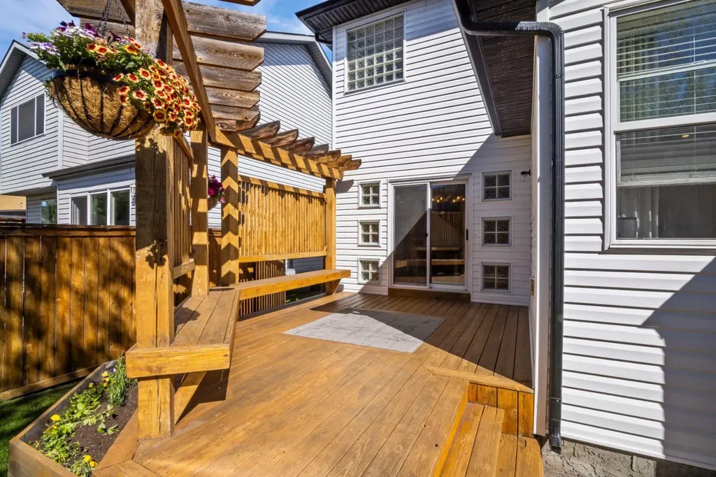 21 Chapalina Park Crescent SE Calgary AB T2X 3S1