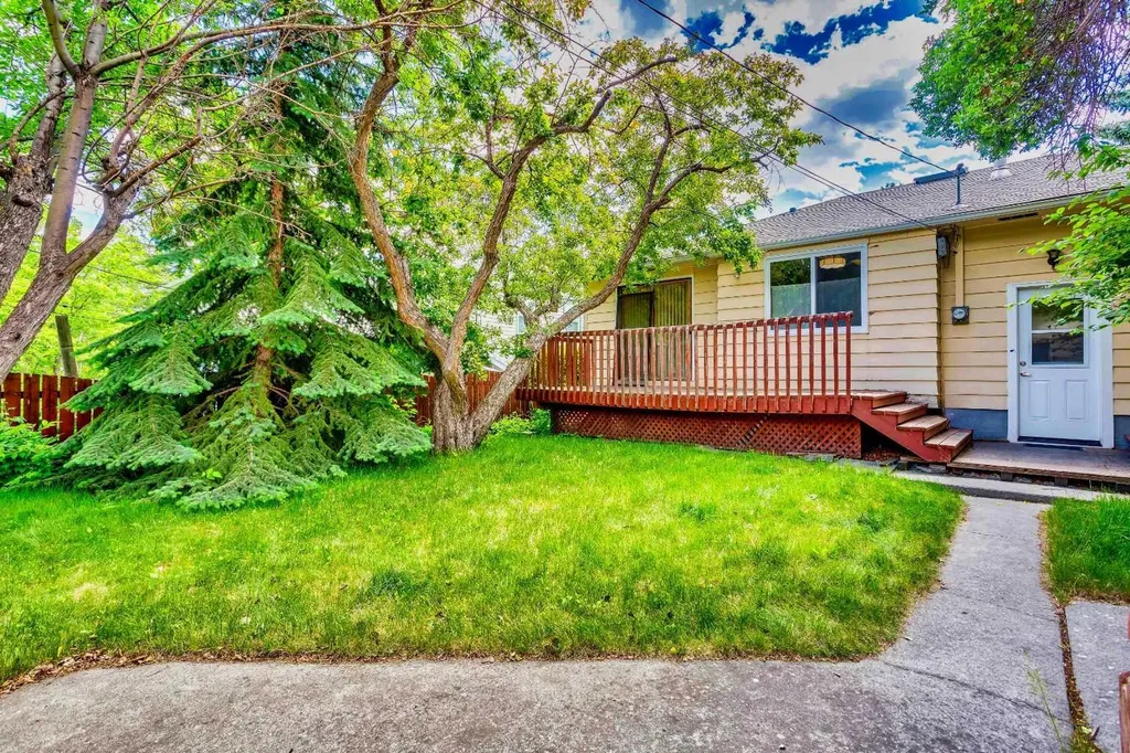 2308 9 Avenue NW Calgary AB T2N 1E7