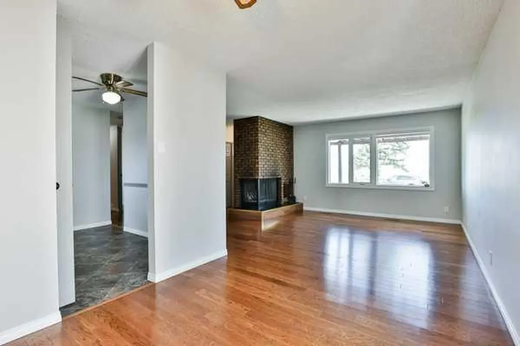 414 12 Avenue N Lethbridge AB T1H 1P3