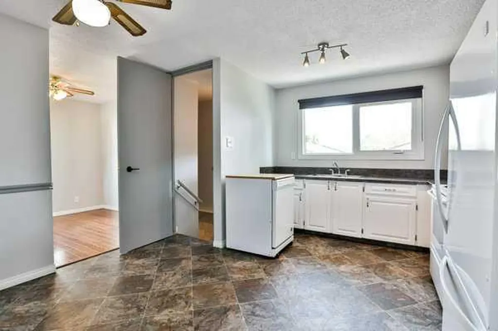 414 12 Avenue N Lethbridge AB T1H 1P3