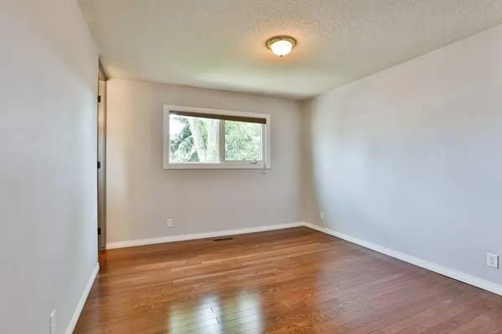 414 12 Avenue N Lethbridge AB T1H 1P3
