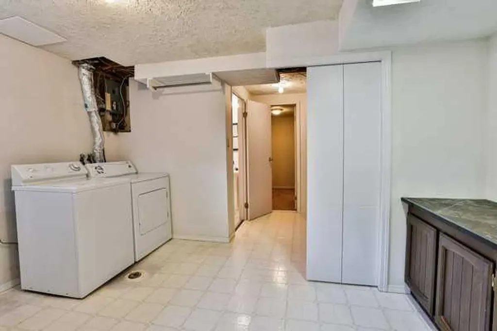 414 12 Avenue N Lethbridge AB T1H 1P3