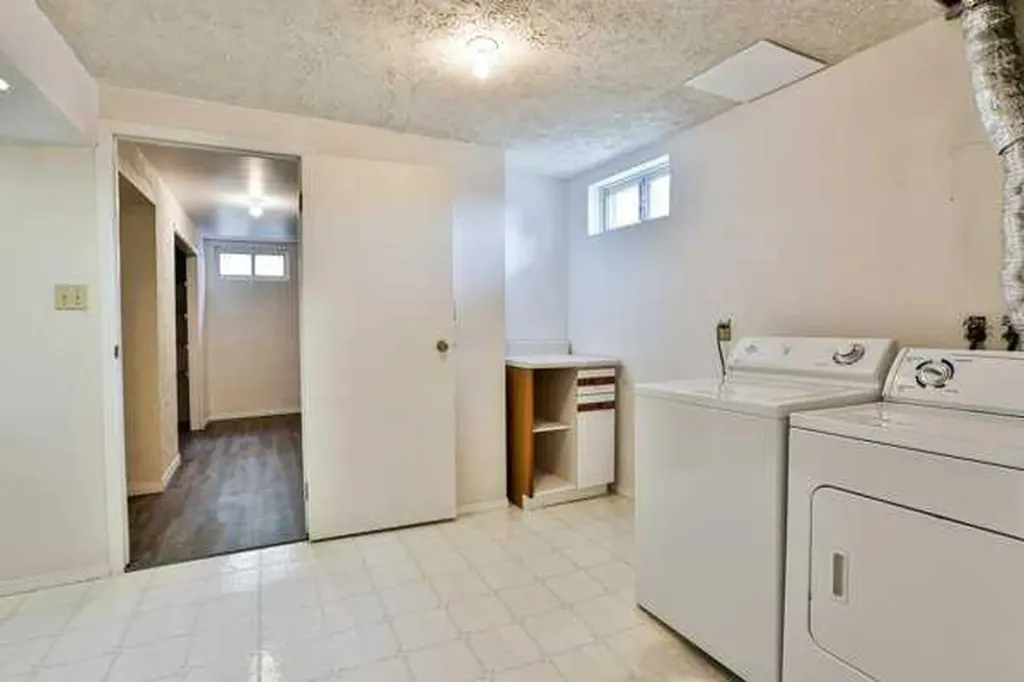 414 12 Avenue N Lethbridge AB T1H 1P3