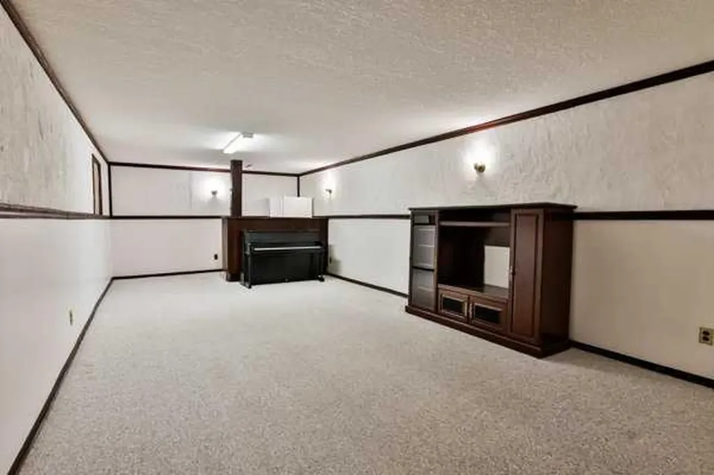 414 12 Avenue N Lethbridge AB T1H 1P3