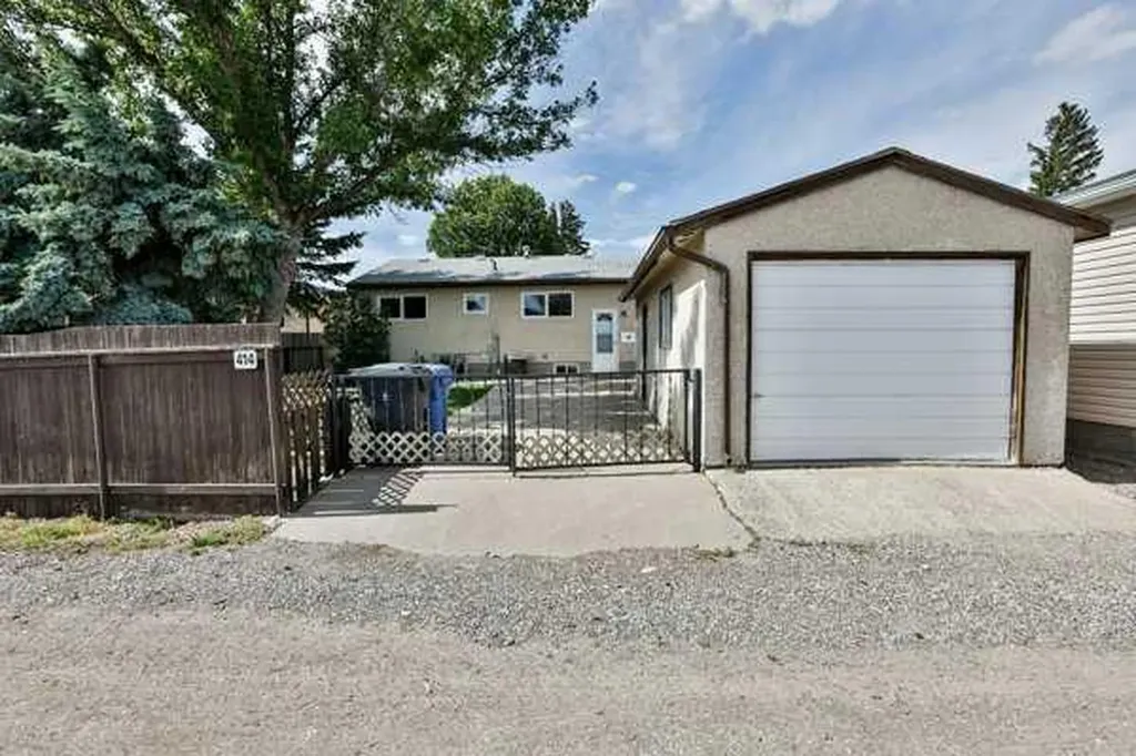 414 12 Avenue N Lethbridge AB T1H 1P3