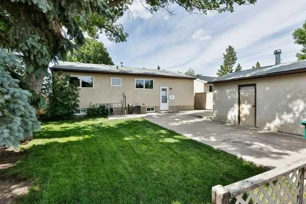 414 12 Avenue N Lethbridge AB T1H 1P3