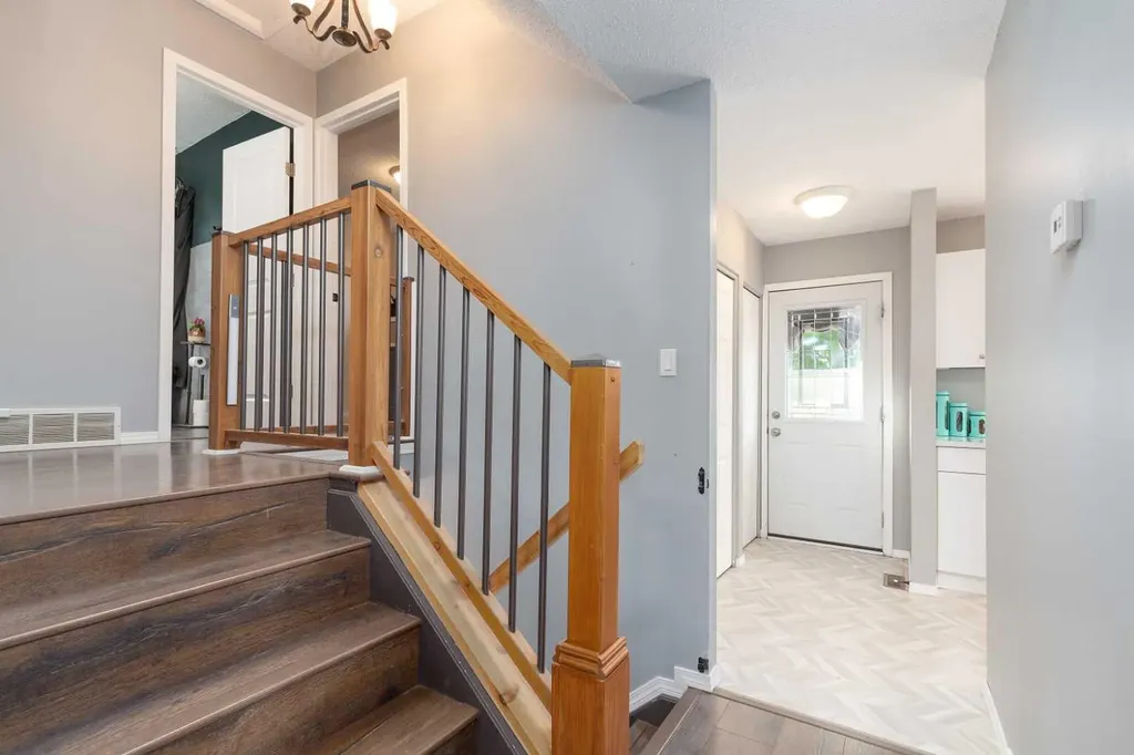 57 Honeysuckle Road N Lethbridge AB T1H 4J7