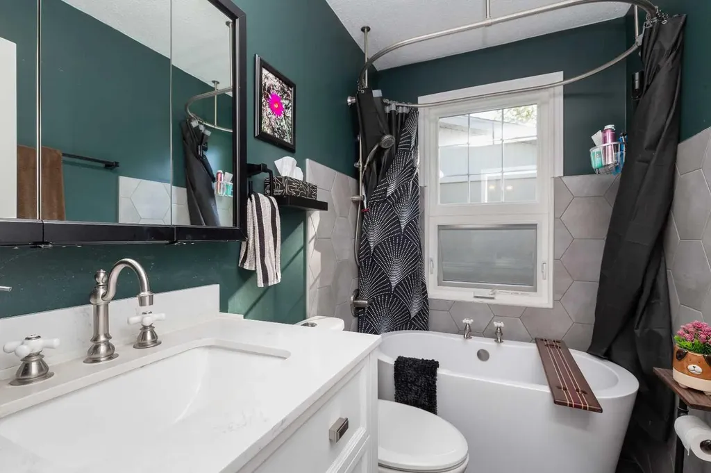 57 Honeysuckle Road N Lethbridge AB T1H 4J7