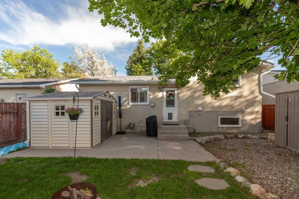 57 Honeysuckle Road N Lethbridge AB T1H 4J7