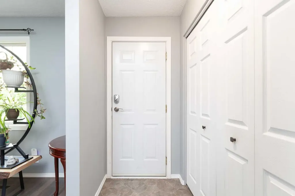 57 Honeysuckle Road N Lethbridge AB T1H 4J7